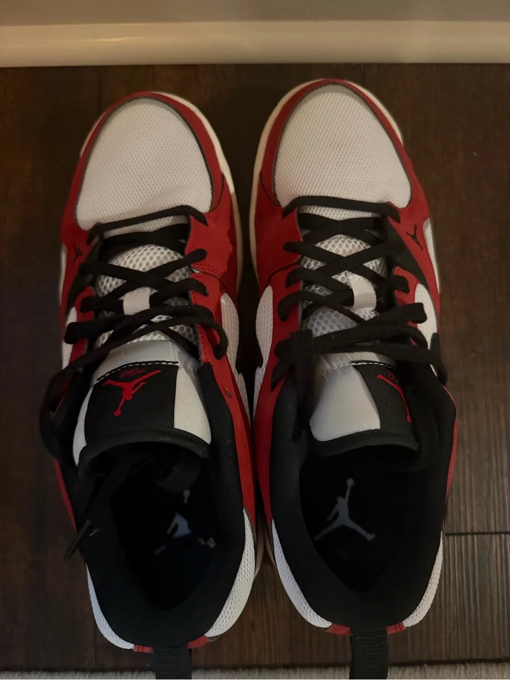 Jordan Low-Top Sneakers in White, Red & Black. Size 10.5